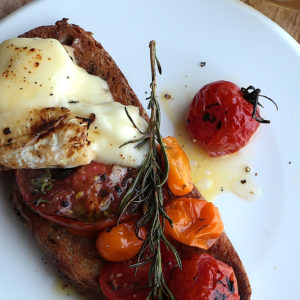 TOMATES ASADOS CON QUESO CAMEMBERT RENY PICOT