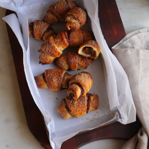 RUGELACH, PASTAS DE MASA DE QUESO CREMA RELLENOS