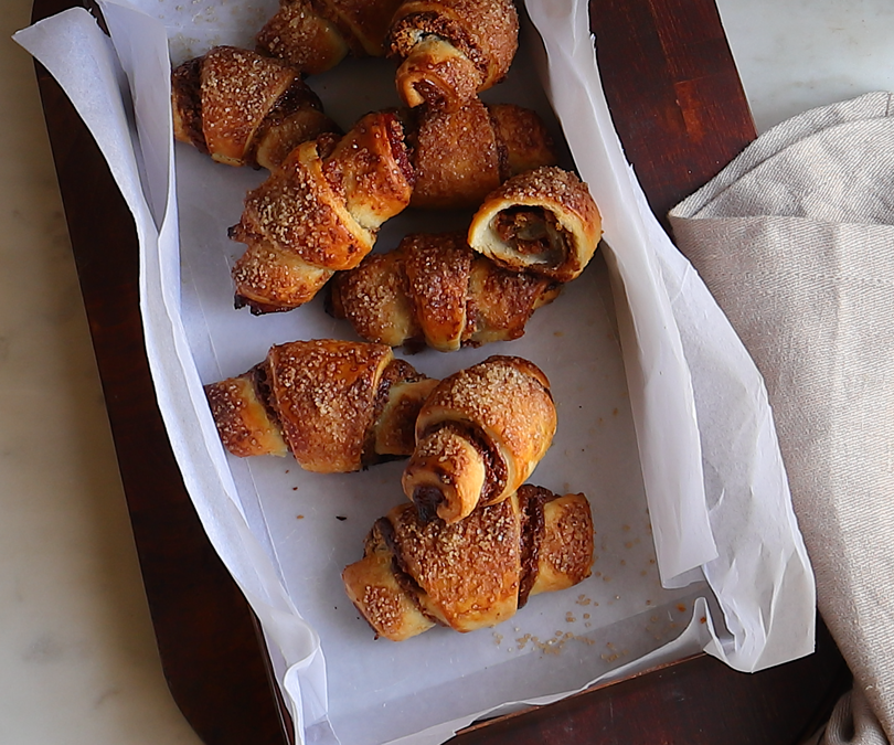 RUGELACH, PASTAS DE MASA DE QUESO CREMA RELLENOS