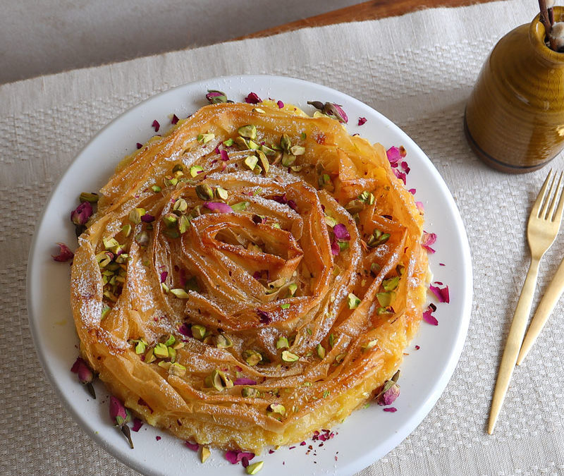 TARTA FLOR CON PISTACHOS Y ROSAS