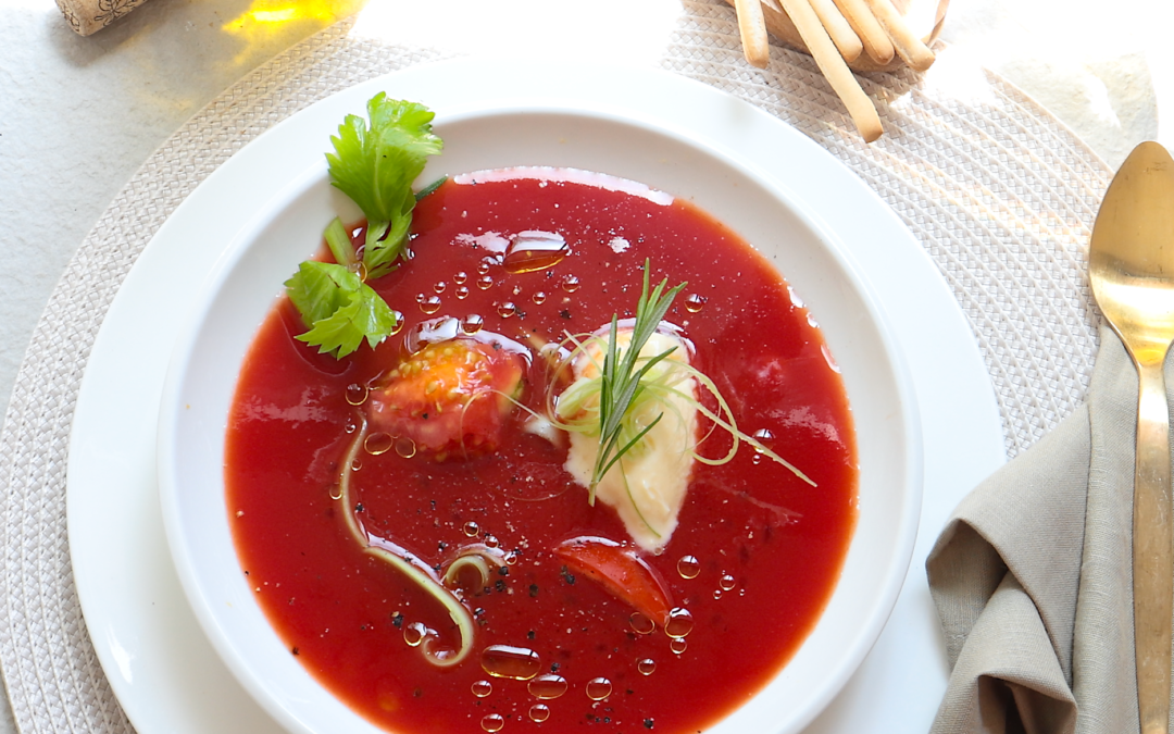 SOPA DE TOMATE FRESCO CON HELADO DE BRIE RENY PICOT AL ROMERO