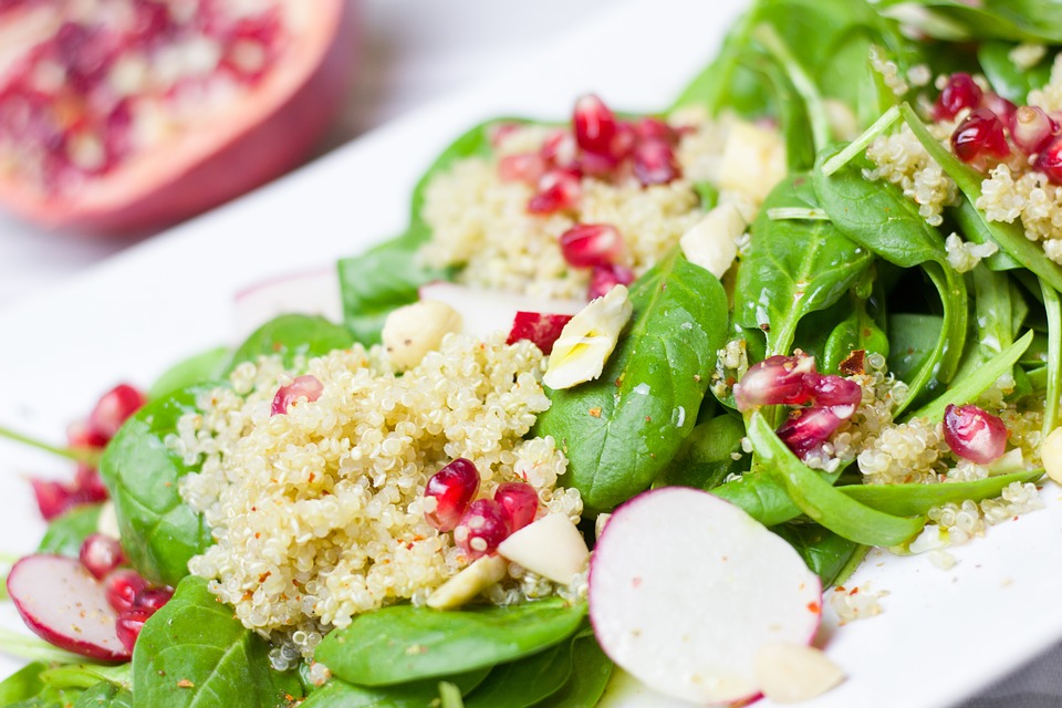 Recetas para cenas ligeras. Ensalada de quinoa con queso Reny Picot 