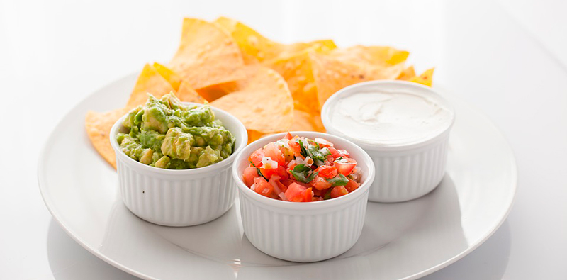 como hacer salsa de queso para nachos cheddar guacamole recetas faciles